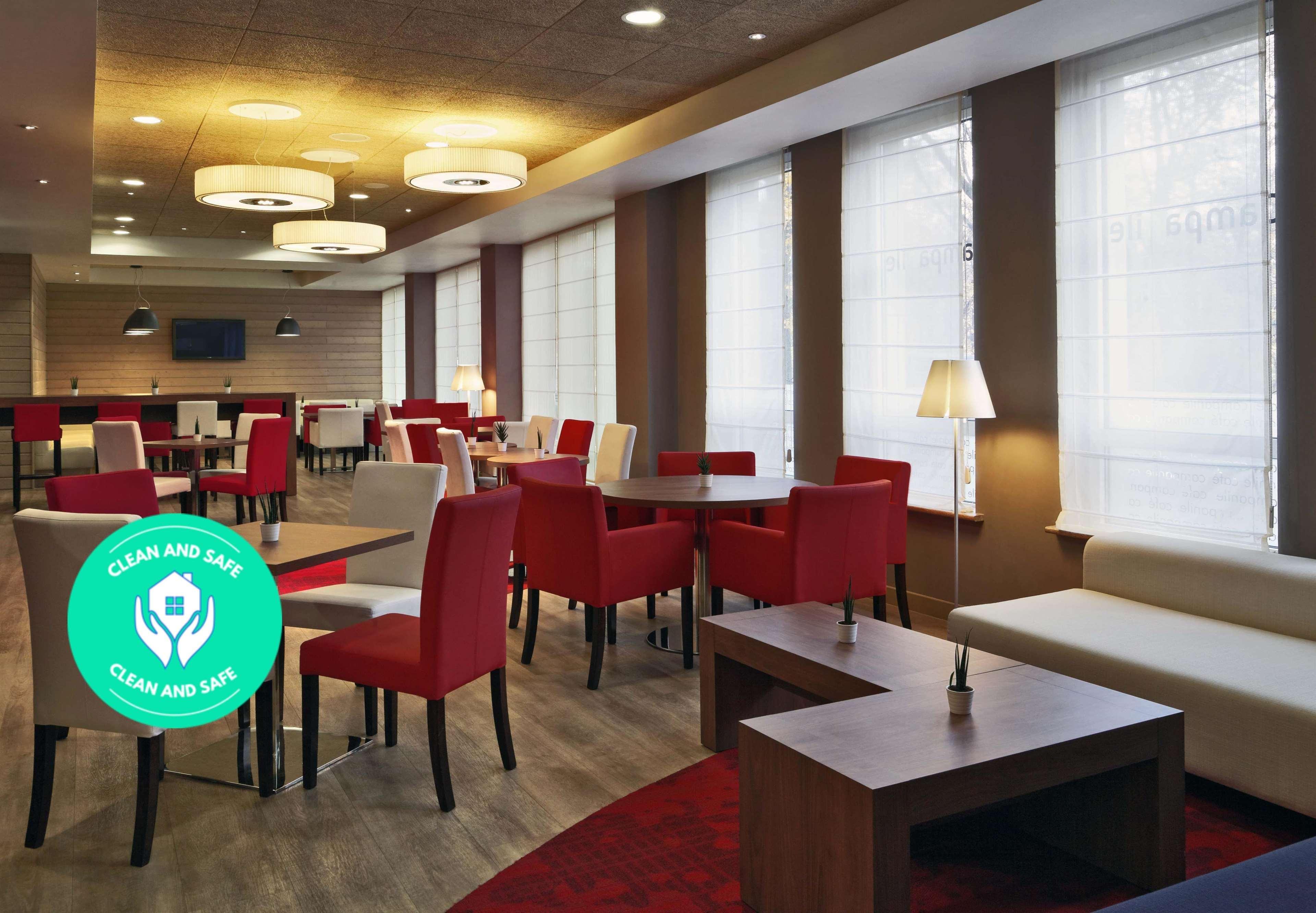 Campanile / Hotel