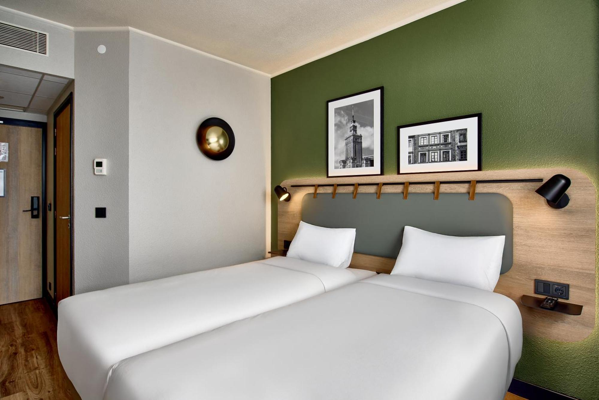 Campanile / Hotel